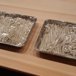 道産しゃぶしゃぶと手打ち蕎麦 MONDO - 蕎麦打ち体験⑤(左が妻作、右がよっち＠北海道作)