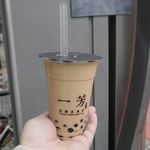一芳 - と、言うことで「タピオカミルクティー（甘さ1/3、氷なし）」を飲んでみると、甘さが緩やかながらも甘い香りに満ちた紅茶の香り、ミルキーな牛乳の風味が効いて中々のウマさ！
