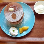 Cafeどんぐり - 【プレーンパンケーキ(ダブル)：真上から】
店名の「どんぐり」の演出がカワイイ(о´∀`о)