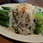 クッチーナ デル カンポ - オクラとブロッコリー、春雨サラダ