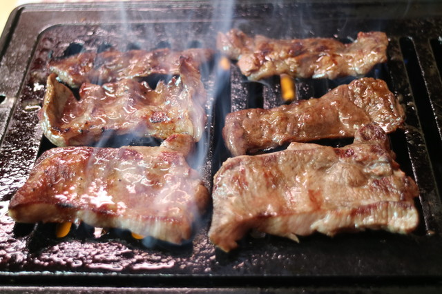 グルメ 3大一緒に焼肉食っててウザイやつの特徴 人の育てた肉を横取りする奴 肉を一度に大量に焼く奴 Vapejp