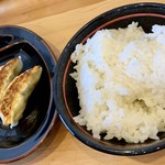 海風 - Bセット(ぎょうざ3こ+ごはん小) +250円