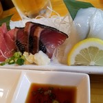 国民酒場 じぃえんとるまん - 刺身３点盛り　　　550円