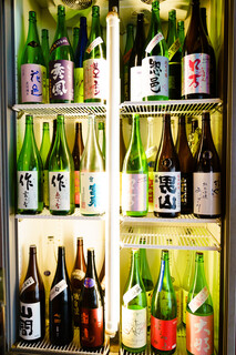 Tonikaku Komeni Kodawarumise Kokoya - 厳選純米酒は常時40種以上！飲み放題もあり！