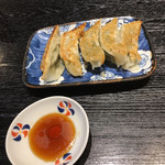 お好み焼き・鉄板焼き しずる - 手作り餃子(5ヶ) 