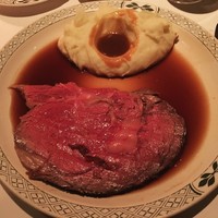 ロウリーズ・ザ・プライムリブ 恵比寿ガーデンプレイス店 - プライムリブ　TOKYOカット