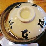 山本屋本店 - フタは取り皿になります