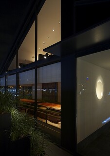 Horie Touka Washoku Sushi Nihonshu - この大きな窓からきらめく夜景をお楽しみいただけます！