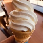 湯の丸おこびれ処 - 長門牧場ソフトクリーム＠380円