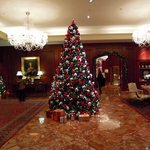 ラ・ベ - クリスマスデコ、ゴージャスなシャンデリア、大阪でクリスマスが一番似合う場所かも