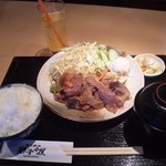 獅子小屋 - ランチのカルビ定食