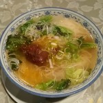 台湾料理　五味香 - 豬脚麺線（豚足入りスープソウメン）