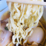 らーめん 三福 - 醤油はちぢれ麺