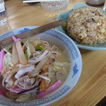 オランダ亭 - 【2011.12.　初訪】　ちゃんぽん＋チャーハン950円