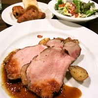 TOOTH TOOTH TOKYO - 自家製ローストポーク　シャルキィティエールソース。