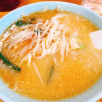 山久ラーメン - みそ野菜ラーメン  
      玉ねぎが多めで野菜たっぷり入り
