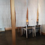 寿司　まつばら - テーブル席もあります