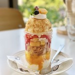 オニジャス コーヒー ヴィレッジ - 季節のパフェ