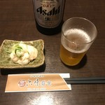 六味膳食 - 中瓶ビール550円とお通しの超ミニサイズポテサラ486円