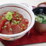 Sukegoro's special yolk soy sauce! Tuna pickled rice bowl set