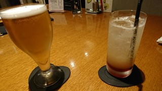 Es - シャンディガフとベリーベリーレモネード