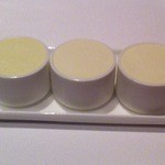 リストランテKubotsu - 3種のホイップバター、プレーン、桜の燻製、オリーブ。