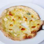 Rich cheese pizza Quattro Formaggio