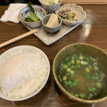 洋食 ふきのとう - 前菜とご飯、スープ