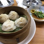 なんやかんや - 小籠包 700円