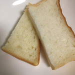 ラルカンシエル - ラルカン食パン(右)とスペシャル食パン