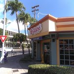 Zippy's - ナポレオンベーカリー併設