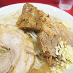 ラーメン二郎 - 豚