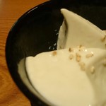 ROKU - お通しの『枝豆豆腐』