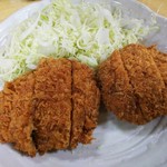 亀有メンチ - 紅生姜メンチとバジルチキンメンチ