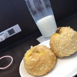 ダイヤモンド・プレミアラウンジ - 焼きカレーパン