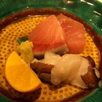 青山もくち - 造り二種盛り合わせ（寒ブリ、活タコ）