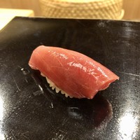 日本橋蛎殻町 すぎた - 鮪 背トロ握り