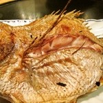 炭焼き かどた/お料理すゞ㐂 - 焼き物、小鯛塩焼きアップ