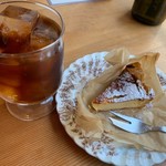 jicca - アイスコーヒー、焼クリームチーズケーキ