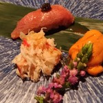 新宿 個室肉会席 一二 - ウニ、カニ、炙り肉寿司