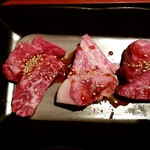 Koube Gyuu Koshitsu Yakiniku Techangun - 