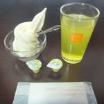 快活CLUB - 料理写真:セルフ！ウェルカムドリンク&ソフトクリーム(2019.4.27)