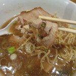 煮干し中華そば 一剣 - 周りは炙ってあるね