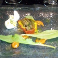 テーブル36 - 前菜のモッツレラチーズと野菜のテリーヌ