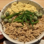 自然ごはんのお店 おおきな木 - 3色丼