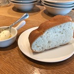 スガハラ - パン（フォカッチャ） + マスカルポーネ