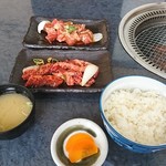 Suzuki - ランチ サガリセット(ライス味噌付き) 1,000円(税込)と、ジンギスカン厚切702円(税込)