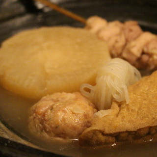 Enjoy authentic Yakitori (grilled chicken skewers) and chicken stock oden at the same time!