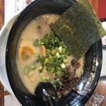 博多とんこつラーメン　しろひげ - 