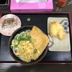 うどん屋 まつはま - かけうどん小・アゲ・鰈の天ぷら・みりんふりかけのおにぎり